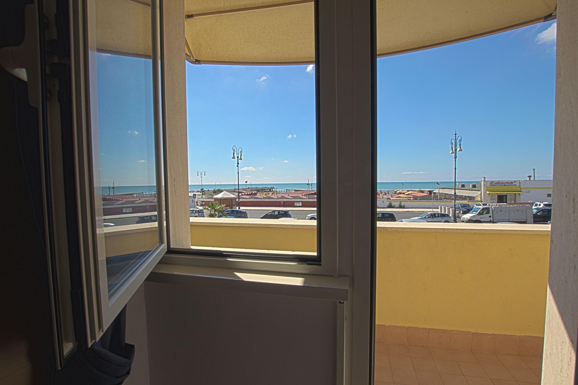 Hotel La Scaletta Lido di Ostia Esterno foto