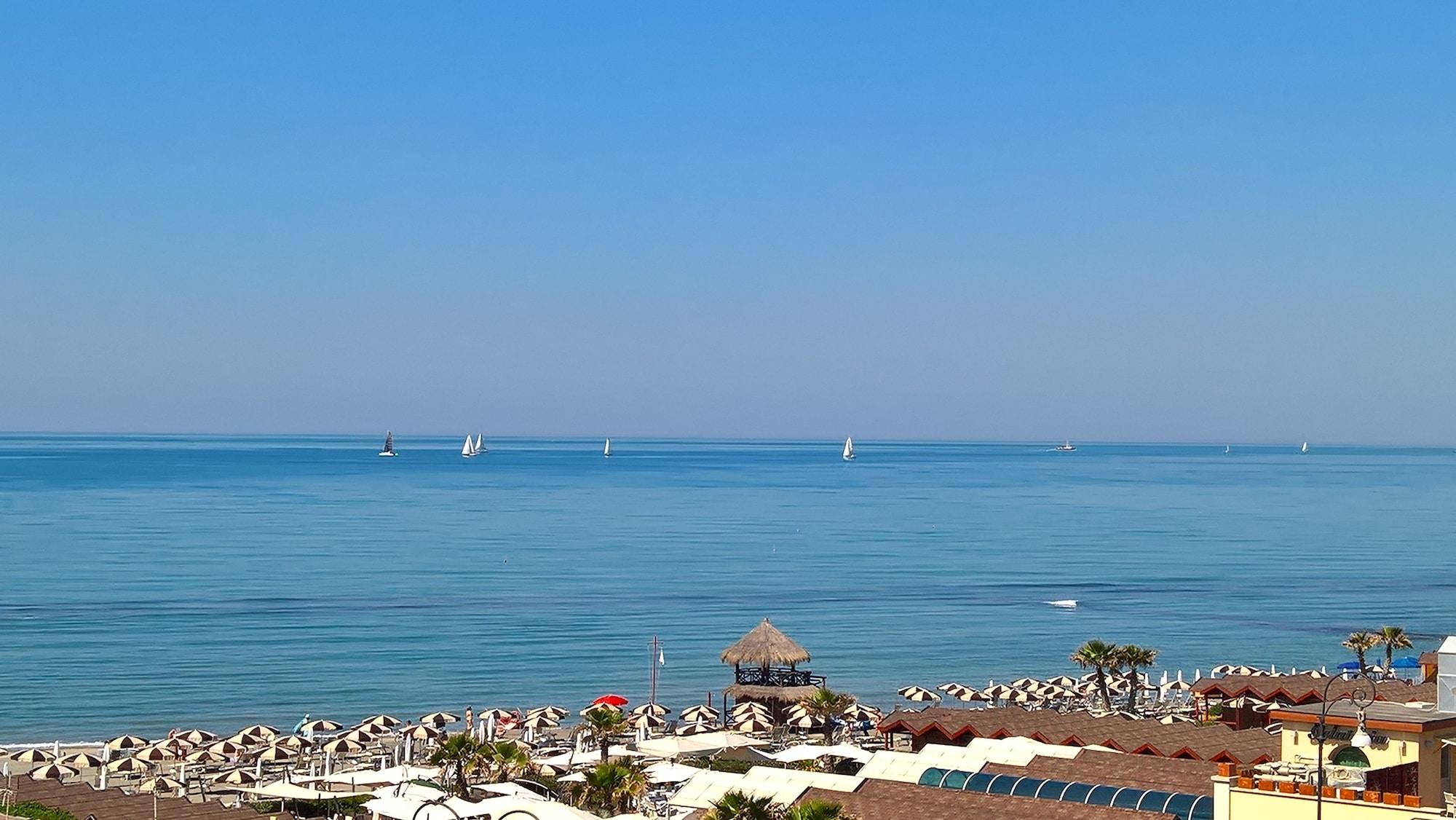 Hotel La Scaletta Lido di Ostia Esterno foto