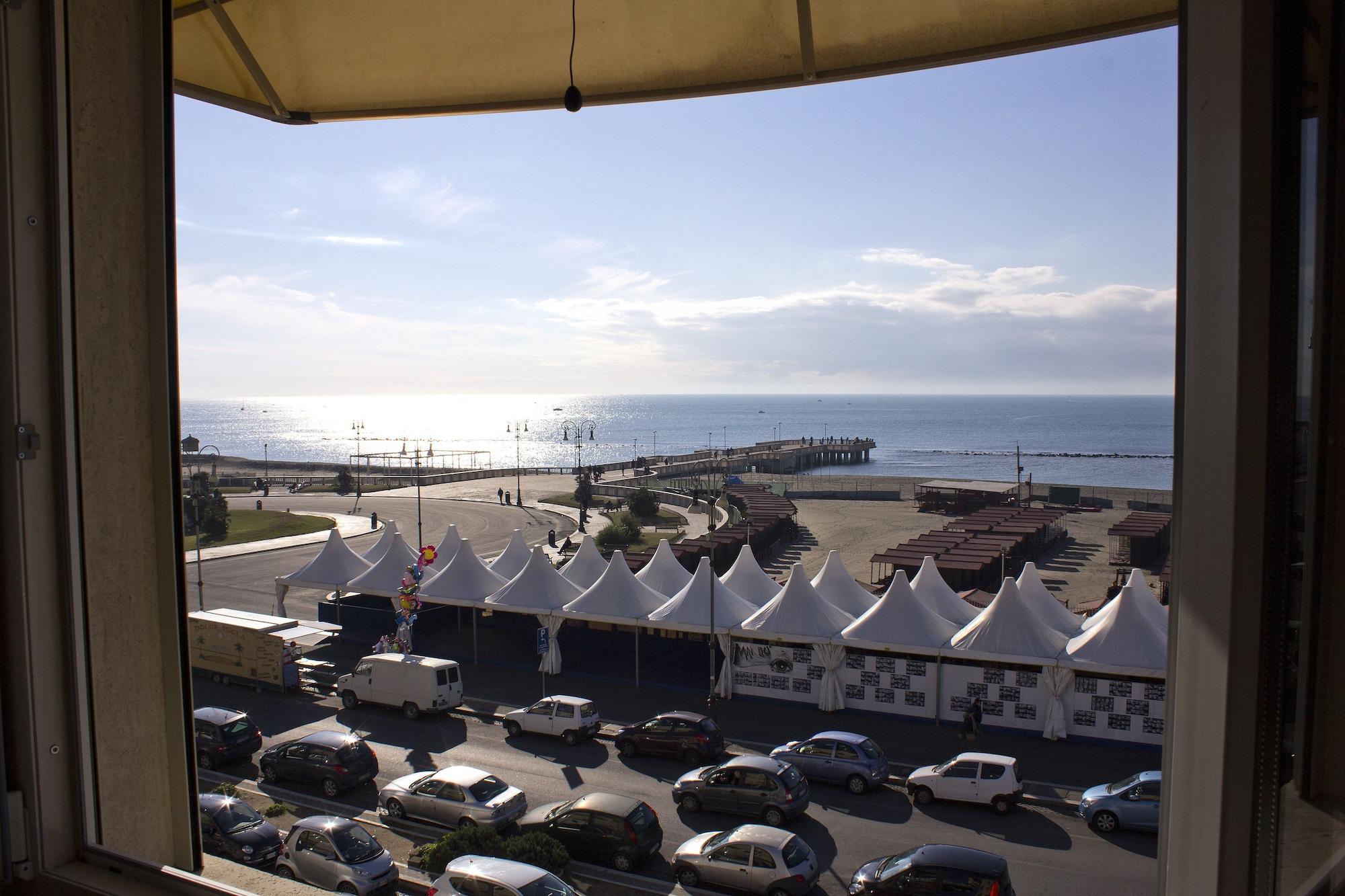 Hotel La Scaletta Lido di Ostia Esterno foto
