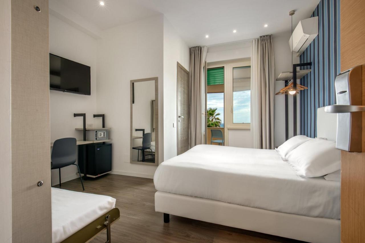 Hotel La Scaletta Lido di Ostia Esterno foto
