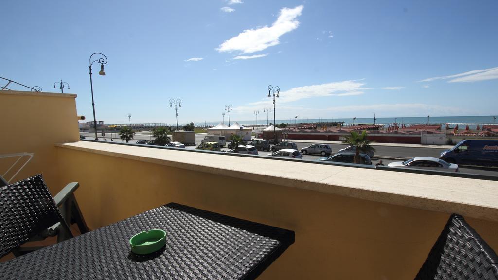 Hotel La Scaletta Lido di Ostia Esterno foto