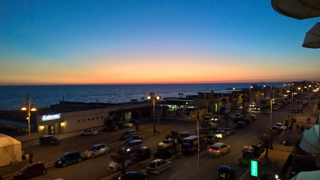 Hotel La Scaletta Lido di Ostia Esterno foto