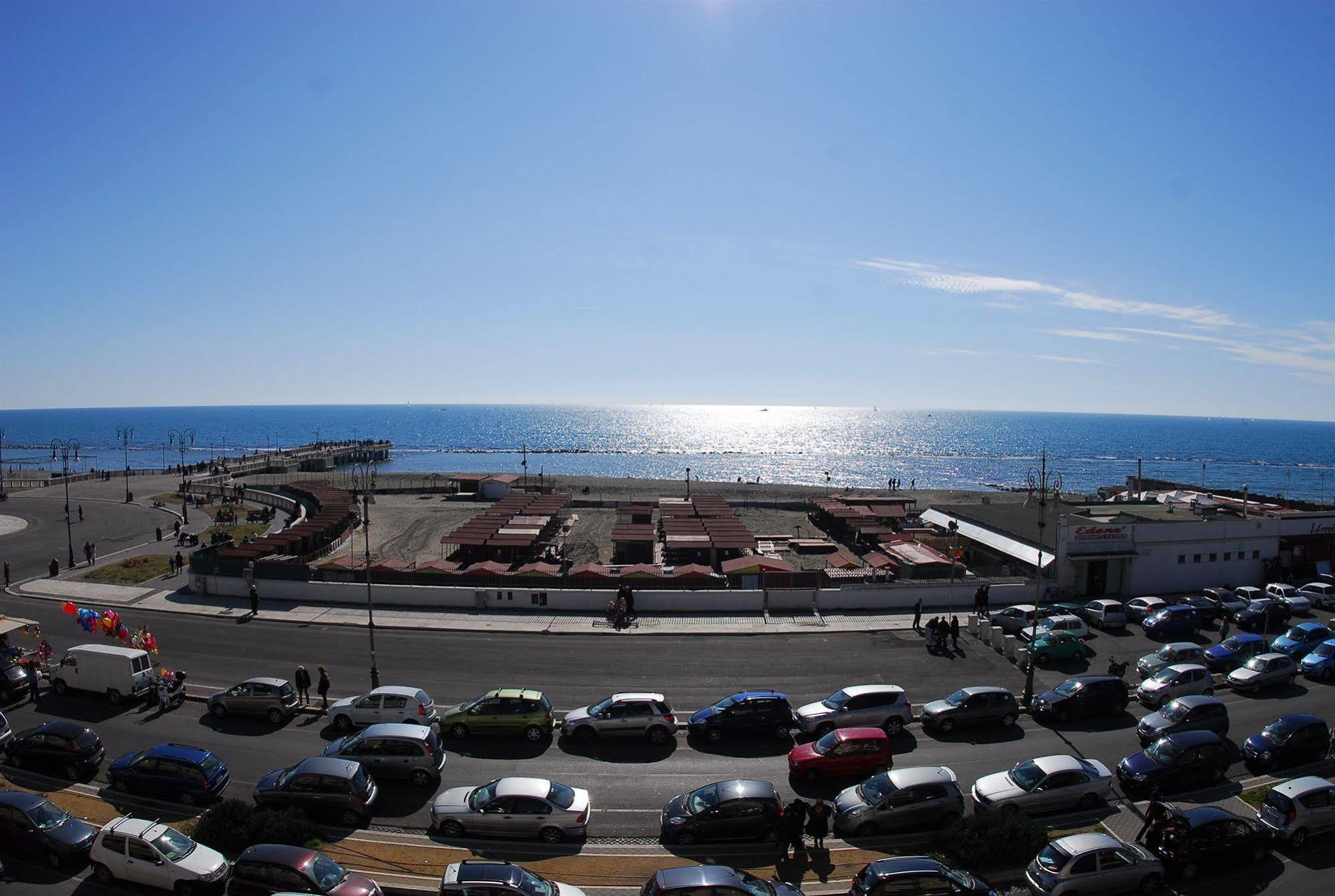 Hotel La Scaletta Lido di Ostia Esterno foto
